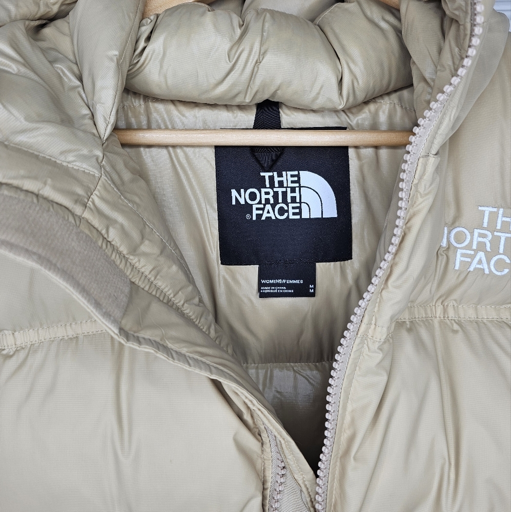 The North Face Nuptse Belted Mid Jacket - Picture 6 of 16